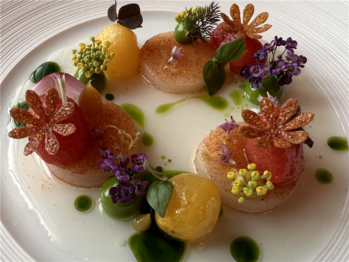 scallop and tomato dish